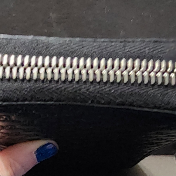 GUCCI MICROGUCCISIMA LEATHER ZIP AROUND WALLET - Picture 7 of 10